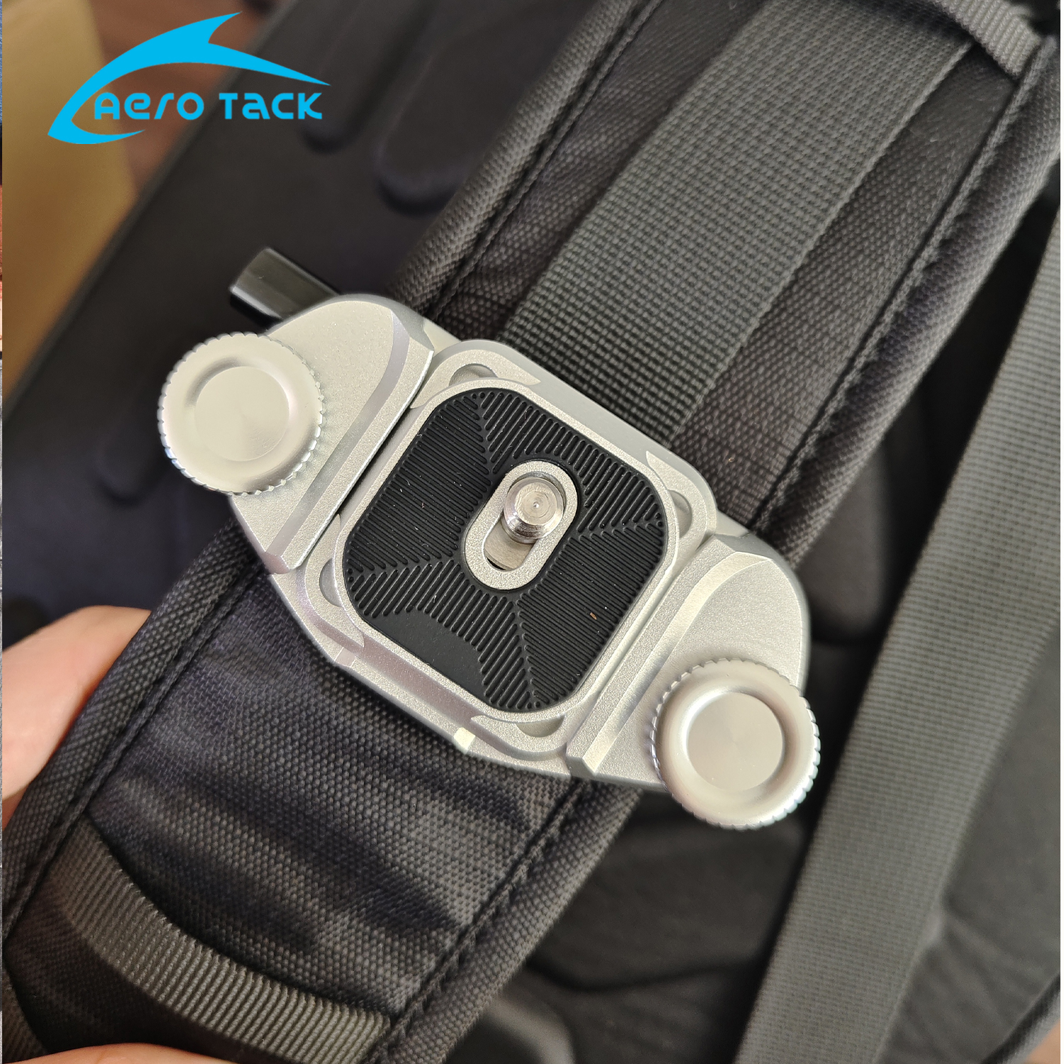Aero Tack Quick Release Backpa - Peak Design Clip reseña y precio