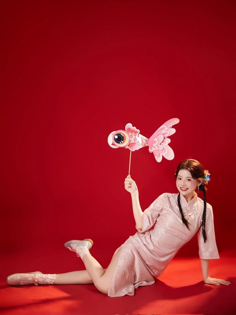 2025 New Vintage Chinese  Stud - Photography Of The Year 2025 reseña y precio